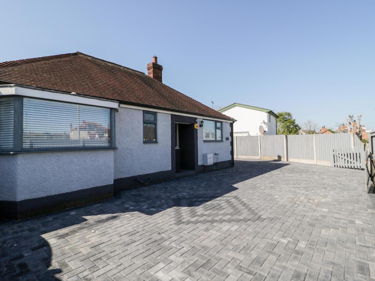 Seaside Retreat Villa Prestatyn Exterior foto
